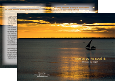 faire depliant 2 volets  4 pages  sejours pirogue couche de soleil mer MID36918