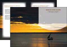 creation graphique en ligne depliant 2 volets  4 pages  sejours paysage mer pirogue MIDBE37160